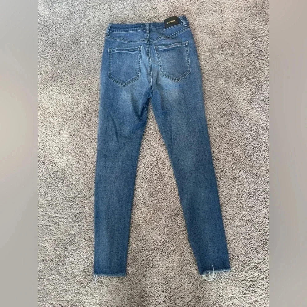 EXPRESS skinny high rise. Size 6R. In like new condition! - Picture 5 of 6